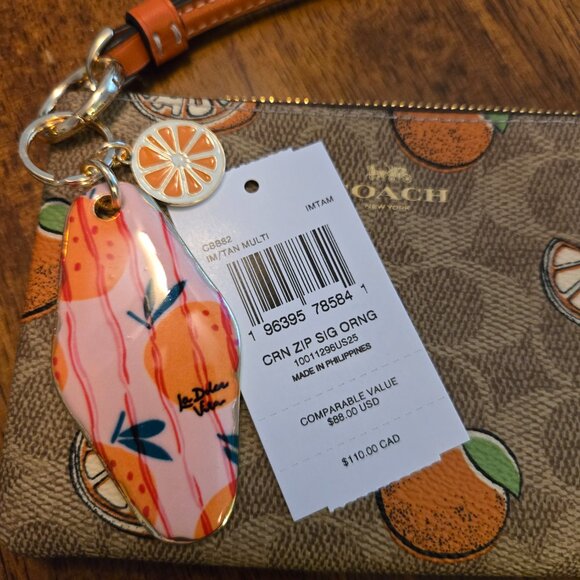 Coach Oranges Wristlet with Piper K Oranges Bag Charm/ Keychain - Picture 4 of 6